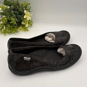 Mux Luxs Sport Shoe Size 10